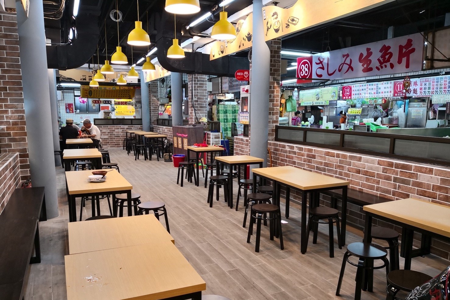 瑞芳美食廣場重新打造輕工業風公共飲食區